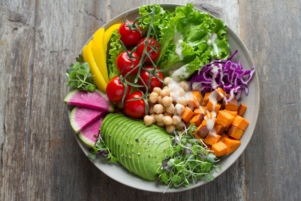 Insalata Mediterranean con verdure fresche